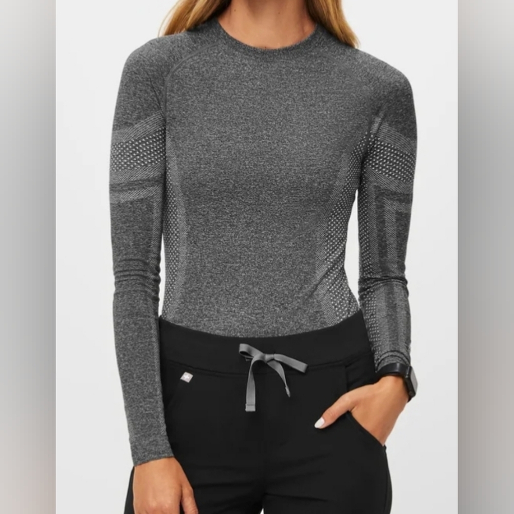 Figs graphite medium long sleeve top